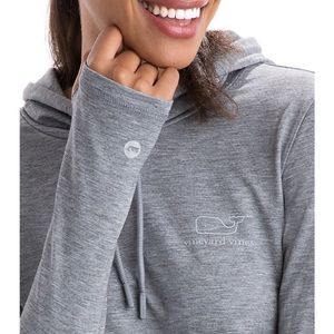 Vineyard vines long sleeve performance whale hoodie